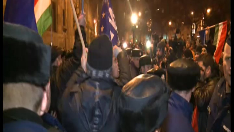 Noi proteste la Budapesta. Peste zece mii de oameni i-au cerut demisia premierului Viktor Orban Imagine