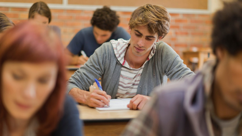Noi reglementari referitoare la acordarea burselor pentru studenti. A fost publicat ordinul de ministru Imagine