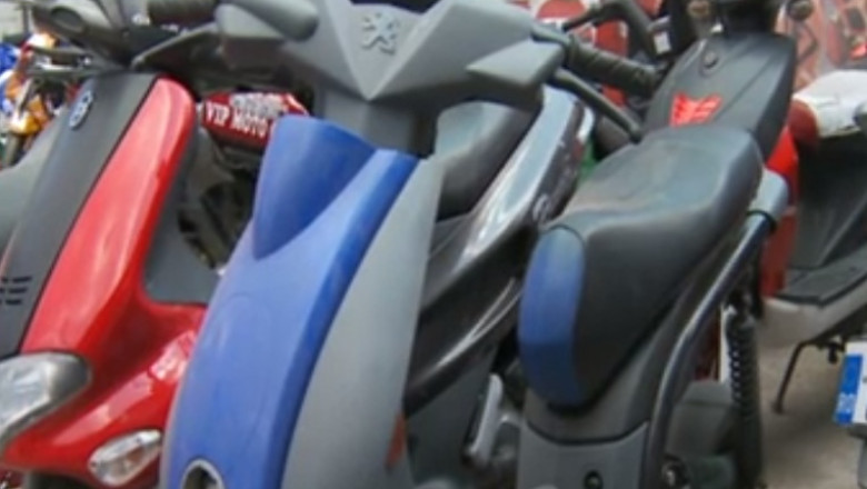 Noi reguli pentru biciclisti si mopedisti Imagine