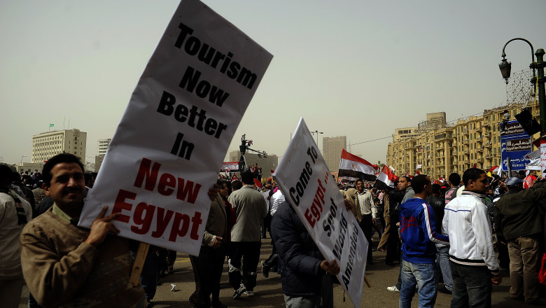 Noi violente in Egipt. Cel putin 15 persoane au fost ucise la Cairo Imagine