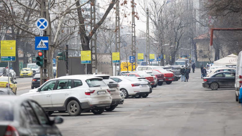 Noile reguli de parcare in Bucuresti. Viceprimar: Nu ne atingem de parcarile de resedinta. In zona 2 nu s-a exagerat cu marcarea Imagine