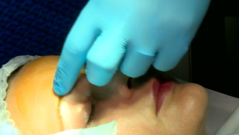 Noile tendinte in materie de cadouri de Craciun: Lifting, lipoabsorbtie, botox si implanturi mamare Imagine