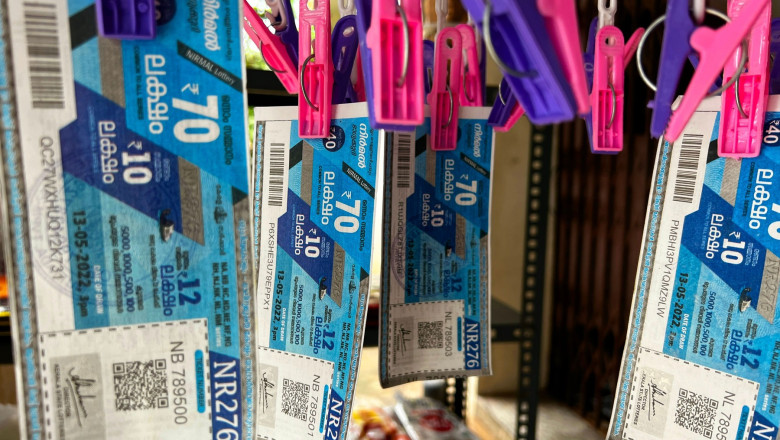 Noroc incredibil al unui barbat disperat. Ingropat de datorii si pe cale sa-si vanda casa, omul a aflat ca a castigat la loterie Imagine