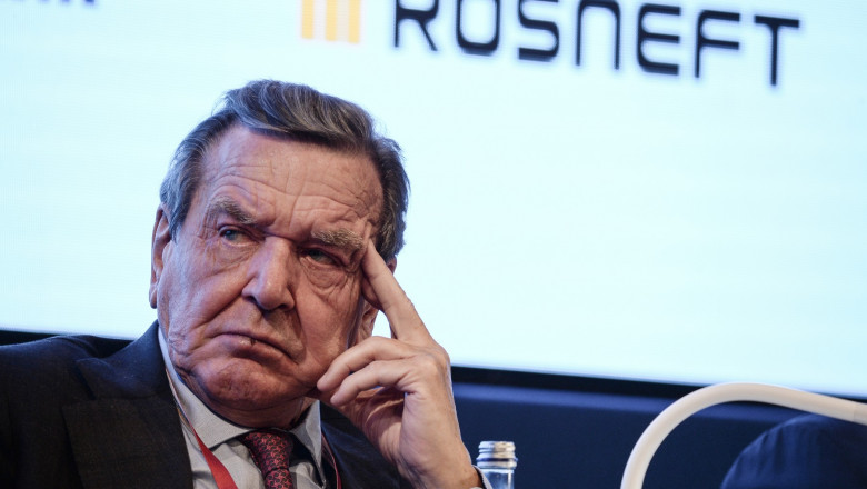 Nou scandal in Germania dupa ce Schroeder a mancat caviar la ambasada Rusiei cu sefii AfD si cu fostul lider comunist al RDG Imagine
