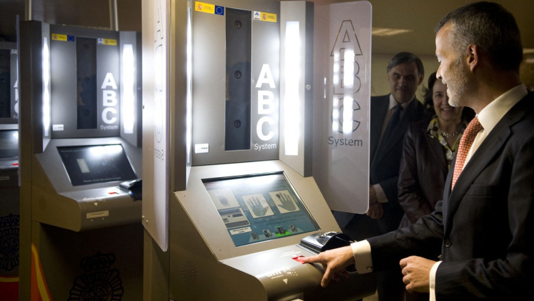 Nou sistem biometric la frontiere pentru vizitatorii din afara UE: Ce se schimba din octombrie  Imagine