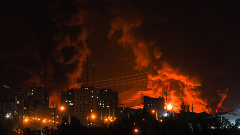 Nou val de rachete iraniene lansate catre Israel. Explozii in Tel Aviv si Ierusalim, cladiri in flacari in Haifa. 10 persoane ranite Imagine