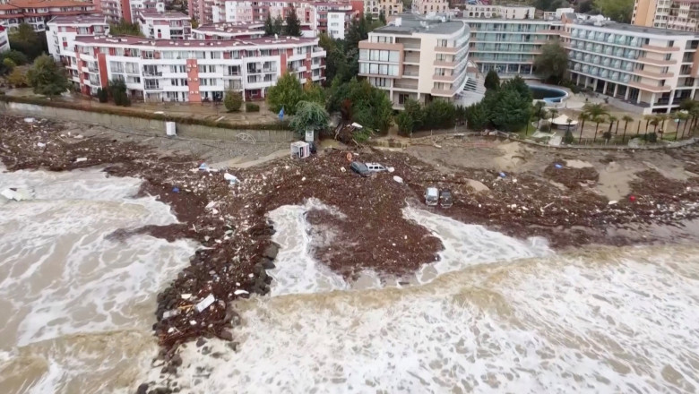 Noua alerta de vreme rea in regiunea Burgas, din Bulgaria. Statiunea Elenite, deja devastata, e amenintata din nou de ploi abundente Imagine