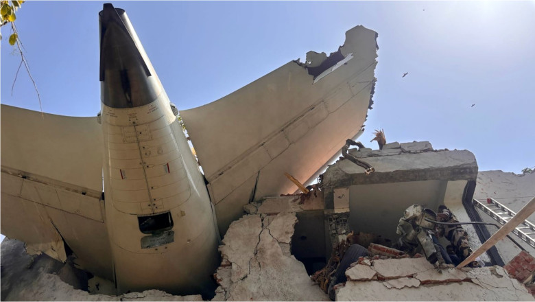 Noua pista privind cauza accidentului in care un Boeing 787 Dreamliner al Air India s-a prabusit la 30 de secunde de la decolare Imagine