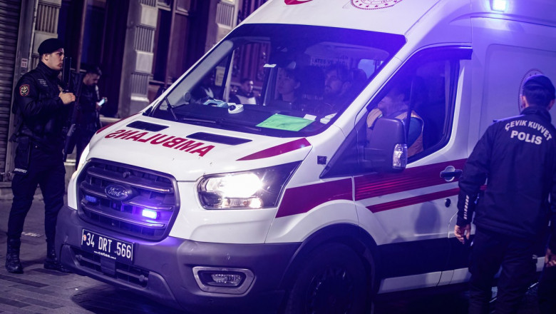 Noua romani au fost raniti intr-un accident rutier la Istanbul Imagine