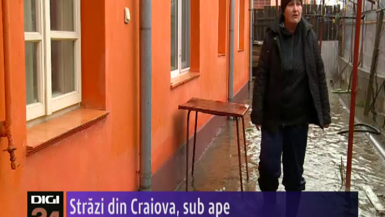 Noua strazi din Craiova au fost inundate Imagine