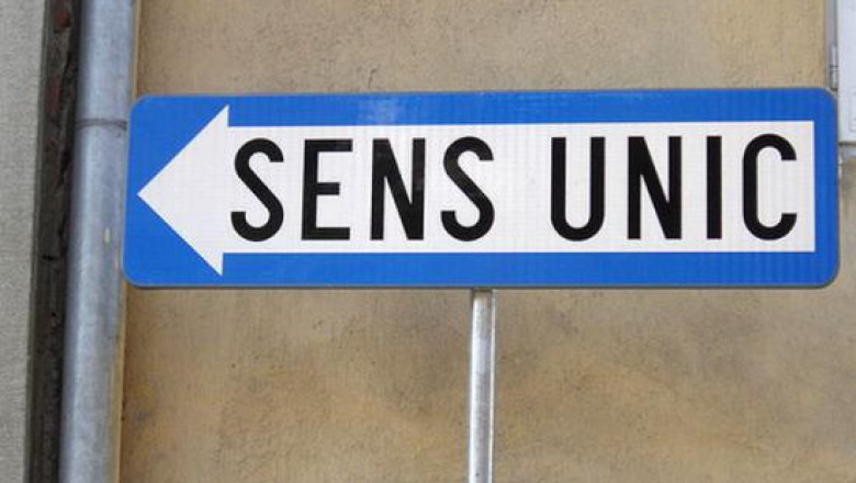 Noul sensul unic de pe Calea Dorobantilor din Bucuresti inca ii deruteaza pe soferi, in a doua zi dupa instituirea lui Imagine