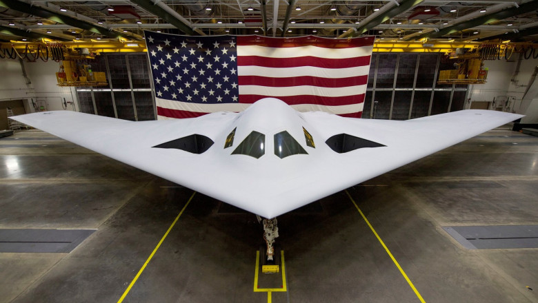 Noul superbombardier american invizibil B-21 Raider intra in faza de productie. Cum arata in zbor noua bijuterie US Air Force Imagine