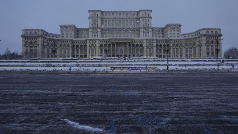 Nu a venit nimeni la protestul organizat de Sosoaca pentru fermieri si transportatori in Bucuresti Imagine