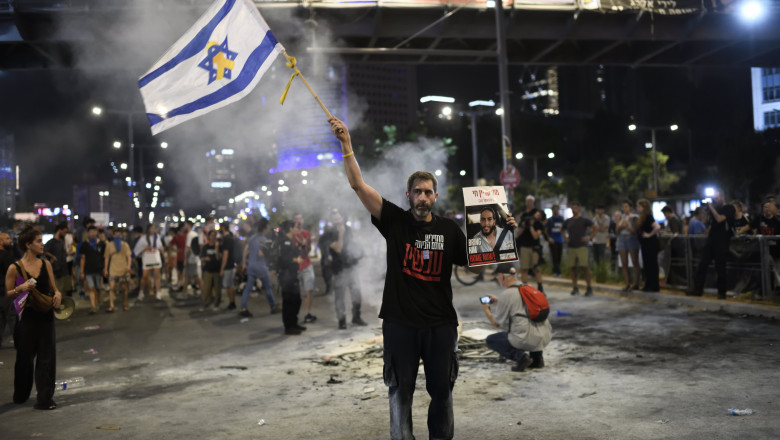 „Nu trebuie sa mai sacrificam vieti.” Zeci de mii de oameni au protestat in Israel pentru eliberarea ostaticilor din Fasia Gaza Imagine