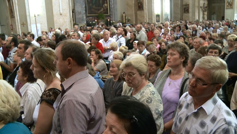 Numar record de pelerini la Radna, de Sfanta Maria Mica Imagine