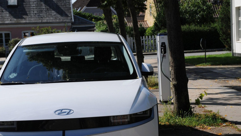 Numarul masinilor electrice pe plan mondial continua sa creasca rapid. Ce tara foloseste cele mai multe Imagine