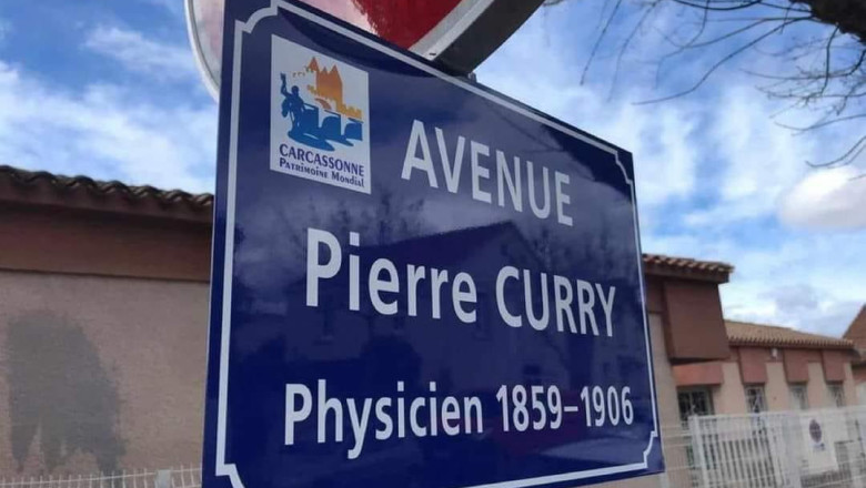 Numele savantului Pierre Curie a fost scris "Pierre Curry" pe doua placute stradale instalate intr-un oras din Franta Imagine