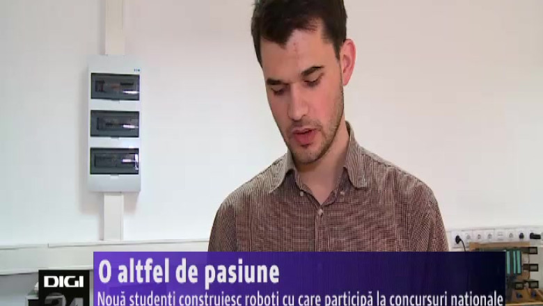 O altfel de pasiune. Noua studenti construiesc roboti cu care participa la concursuri nationale Imagine