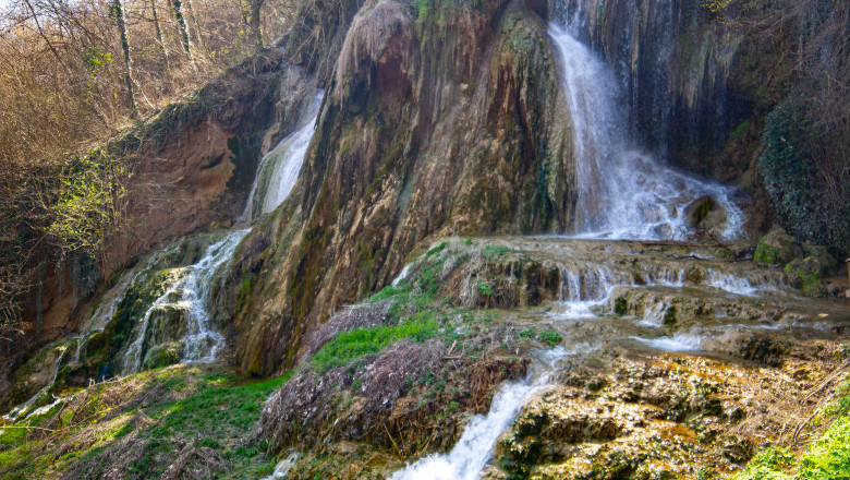 O bucata din cascada Clocota din Hunedoara s-a prabusit. Ghid turistic: Este un fenomen natural. Nu se va interveni cu nimic Imagine