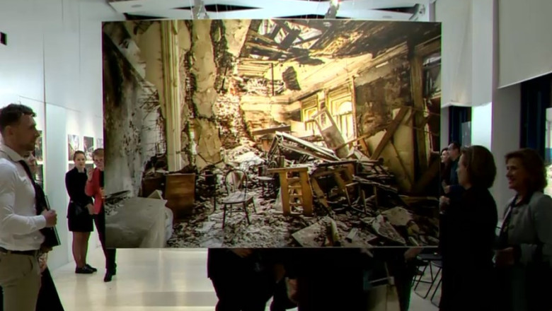 O calatorie regala printre ruinele din Romania. Principesa Sofia a inaugurat o expozitie cu fotografii din case si fabrici abandonate Imagine