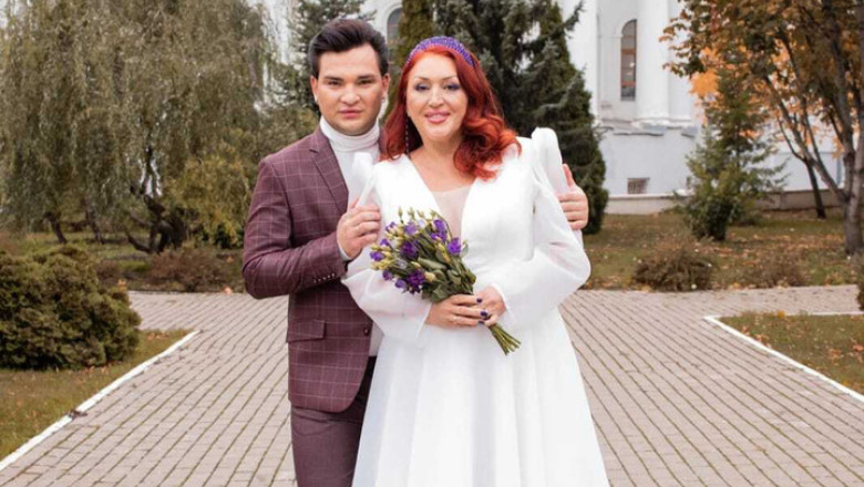O cantareata din Tatarstan s-a maritat cu baiatul pe care l-a adoptat acum 8 ani: Vreau sa-l protejez Imagine