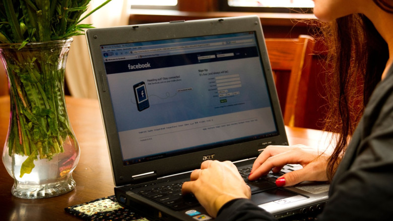 O carte a unei foste angajate Facebook, cu portrete ale sefilor companiei, starneste controverse in SUA. Titlul: „Oameni nepasatori” Imagine