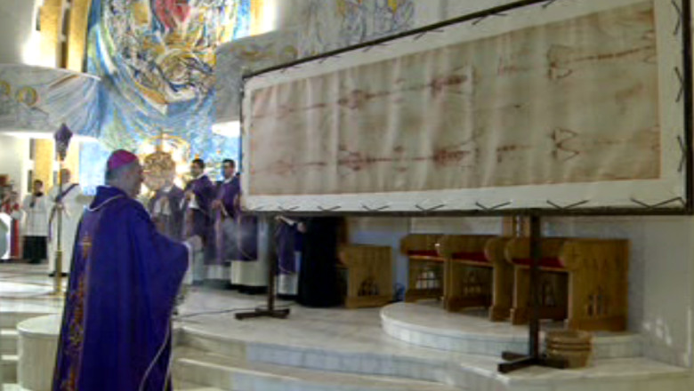 O copie a giulgiului din Torino, expusa vreme de doua luni la Iasi Imagine