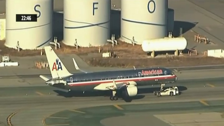 O cursa aeriana de cosmar. Peretii interiori ai unui avion s-au crapat in timpul zborului Imagine