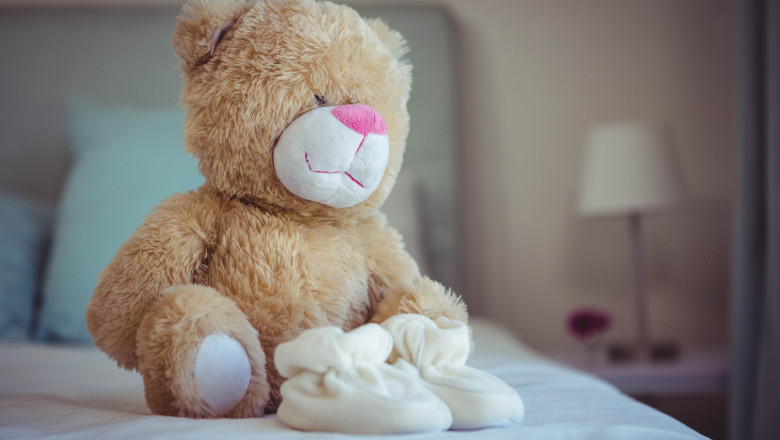 O dadaca a gasit un barbat sub pat, dupa ce copilul de care avea grija s-a plans de prezenta unui „monstru” Imagine