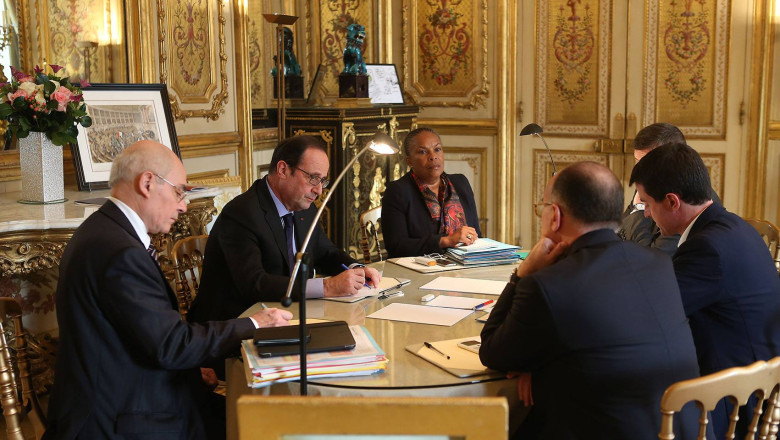 O drona a zburat peste Palatul Elysee Imagine