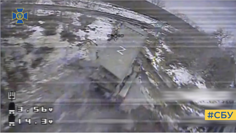 O drona-kamikaze ucraineana distruge un lansator de rachete rusesc chiar in momentul in care trage impotriva ucrainenilor Imagine