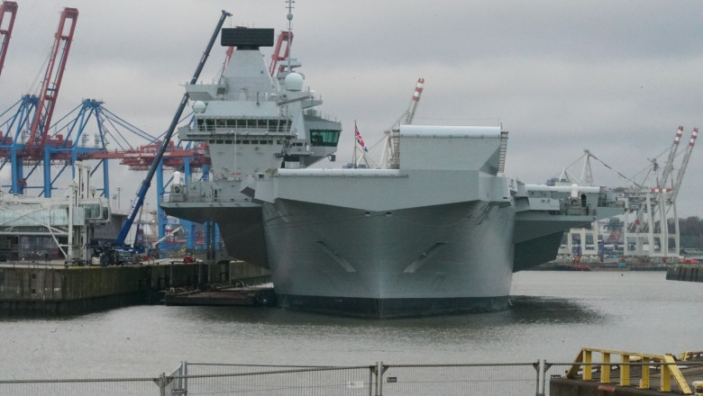 O drona-spion a fost descoperita urmarind portavionul britanic HMS Queen Elizabeth in Portul Hamburg Imagine