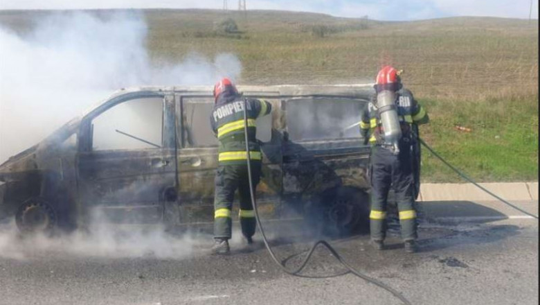 O duba a ars in totalitate dupa ce a luat foc in mers pe DE 581, in Vaslui. Care a fost cauza incendiului Imagine