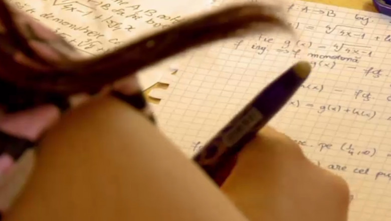 O eleva de 14 ani, olimpica la matematica, acuza profesorul ca ar fi abuzat-o sexual in timpul orelor de meditatii Imagine