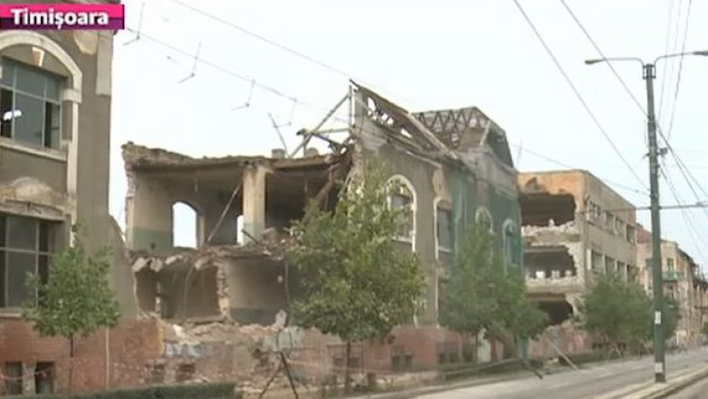 O emblema a industriei romanesti se transforma in hypermarket  Imagine