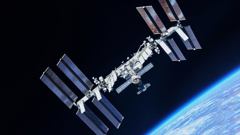 O familie da in judecata NASA dupa ce casa acesteia a fost avariata de resturi de pe Statia Spatiala Internationala Imagine