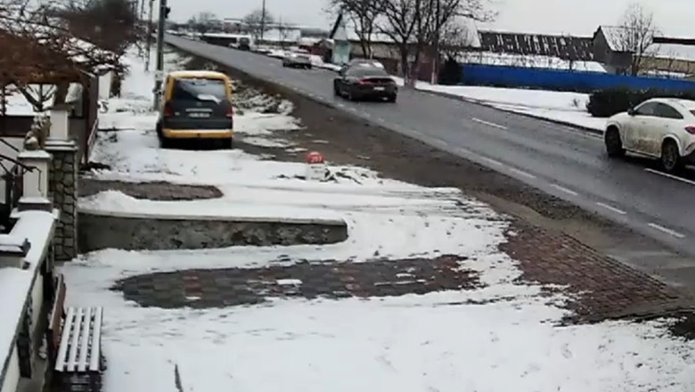O familie intreaga a pierit pe „Drumul mortii”, la Suceava: a intrat cu masina intr-o cisterna si a luat foc. Imaginile tragediei Imagine