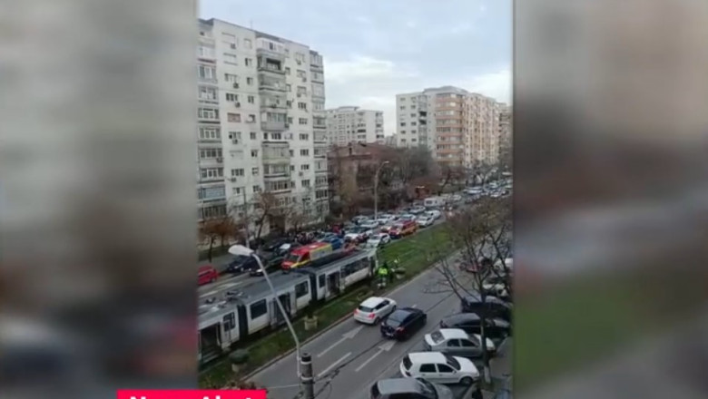O fata de 10 ani a fost lovita de un tramvai in Bucuresti Imagine