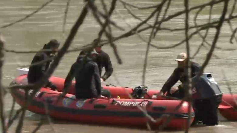 O fata de 13 ani s-a inecat in Siret. Alta de 11 ani a fost salvata in ultima clipa Imagine