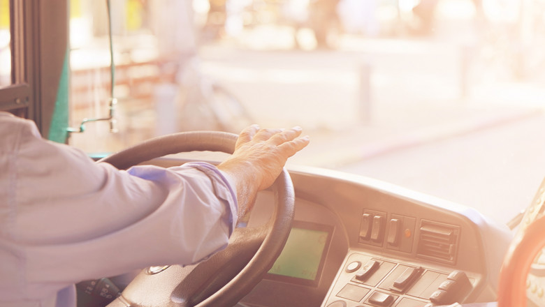 O fata de 16 ani din Arad ar fi fost lovita si amenintata de soferul unui autobuz, pentru ca nu a vrut sa cumpere bilete la suprapret Imagine