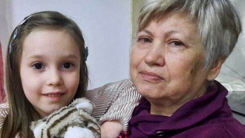 O fata de 6 ani a disparut impreuna cu bunica ei din Sectorul 4 al Capitalei. Au fost date in urmarire nationala Imagine