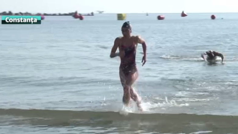 O fata-salvamar, campioana la inot  Imagine