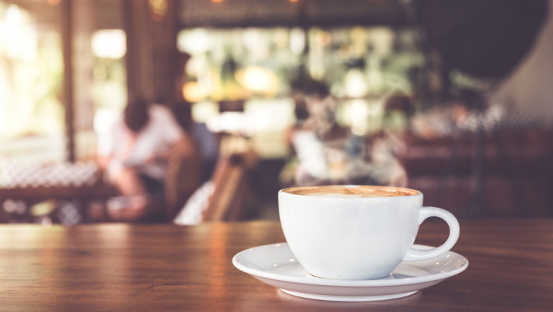 O femeie a comandat o cafea in centrul Vienei fara sa se uite in meniu. Cand a primit nota a avut un soc Imagine