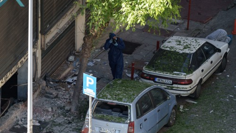 O femeie a murit in Grecia, dupa ce bomba pe care ar fi vrut s-o amplaseze la un bancomat s-a detonat Imagine