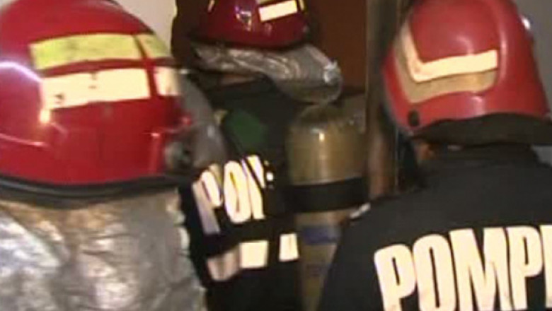 O femeie a murit intoxicata cu fum, dupa ce apartamentul sau a luat foc Imagine