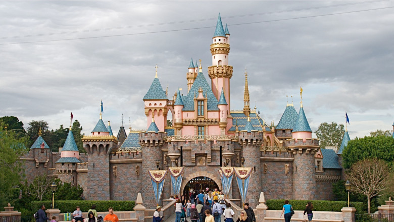 O femeie a murit la Disneyland, dupa ce a vizitat celebra atractie „Haunted Mansion” Imagine