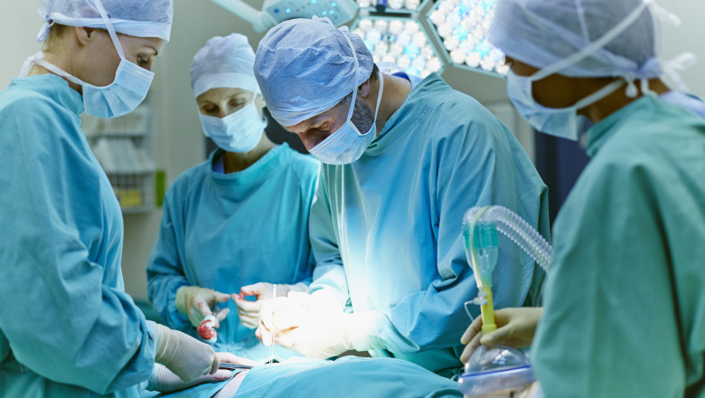 O femeie care a avut dureri dupa cezariana a descoperit dupa 18 luni ca medicii au uitat in ea un instrument de marimea unei farfurii Imagine