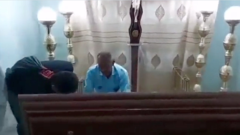 O femeie declarata moarta s-a trezit in timpul priveghiului. „Cu mana stanga lovea peretii sicriului” Imagine