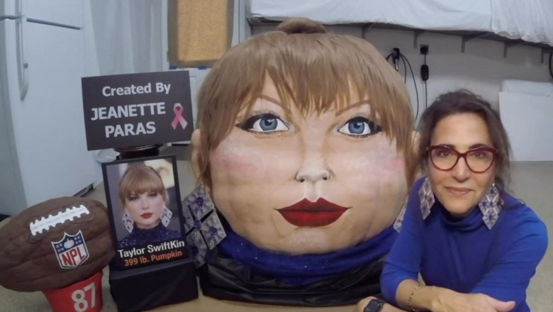 O femeie din Ohio intampina sarbatoarea de Halloween cu un dovleac urias pictat cu fata lui Taylor Swift Imagine