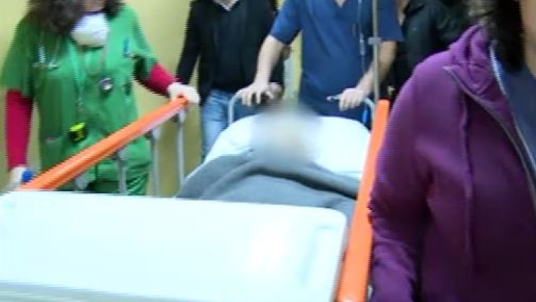 O fetita de doi ani din Dolj, gasita beata intr-un sant Imagine